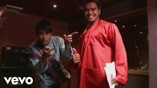 Aliff Aziz Alif Satar  Balik Kampung MUSIC VIDEO [upl. by Laumas513]