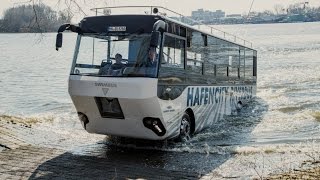 Ein Bus geht baden  Mit dem Hafencity Riverbus auf Stadtkreuzfahrt [upl. by Tenaej448]