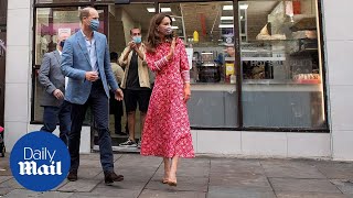 Kate Middleton and Prince William pay a visit to Brick Lane bakery Beigel Bake [upl. by Marquardt]