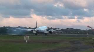 PointeàPitre Airport  Boeing 777 Air France landing  Atterrissage [upl. by Asselem]