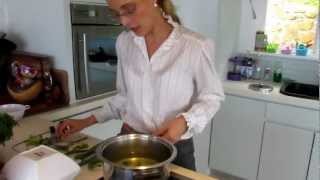 How to prepare fresh broad beans [upl. by Adnalor]