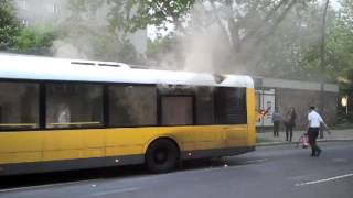 Brennender BVG Bus in Berlin Steglitz [upl. by Ayres]