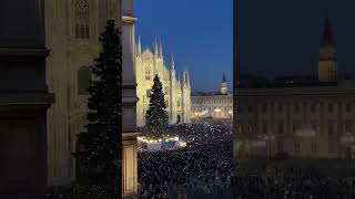 Accensione albero di Natale Piazza Duomo Milano [upl. by Airotcivairam]