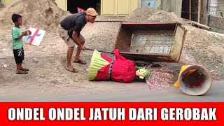 ONDEL ONDEL BETAWI JATUH DARI GEROBAKK [upl. by Ardnyk198]