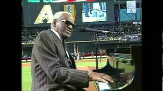 ★ Ray Charles ★ America the Beautiful ★ 2001 World Series ★ [upl. by Leonteen]