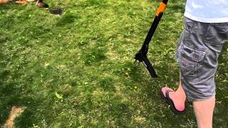 Fiskars weed puller [upl. by Stagg]