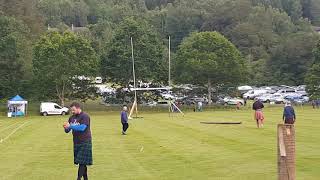 Highland Games  Kenmore Escocia lanzamiento de tronco [upl. by Winshell]