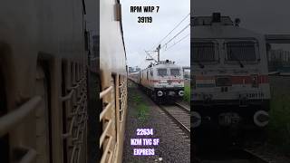 Hazarat Nizamuddin Thiruvananthpuram Superfast Express in Maharashtra [upl. by Nosaj196]