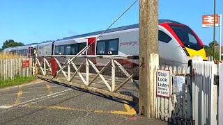 Gates at Whittlesey Level Crossing Cambridgeshire [upl. by Isnyl198]