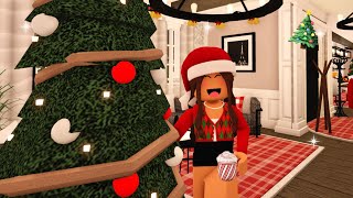 Decorating my Bloxburg House for CHRISTMAS🎄  HawleeOllie [upl. by Ayojal]