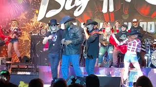 Big amp RichSave a Horse Ride a Cowboy medley great concert ending [upl. by Duval]