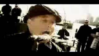 Dropkick Murphys  I´m shipping up to Boston with Lyrics [upl. by Innoc887]