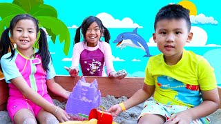 Emma and Jannie Fun Beach Day Pretend Play with Sand Toys  MORE [upl. by Arymat]