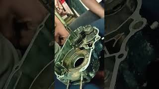 Passion Plus bike gearbox fitting 🤯 YouTube 🔧 [upl. by Oregolac]