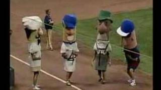 Record Setting Klements Sausage Race at Miller Park [upl. by Eibmab]