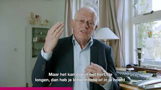 6 Vragen over het AstraZenecavaccin aan voormalig huisarts Ted van Essen [upl. by Kcitrap]