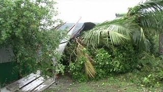 La Réunion  le cyclone Bejisa est là les dégâts aussi [upl. by Tonie260]