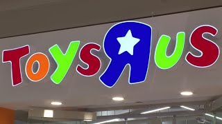 Brand new Toys quotR Us store opens at Mall of America [upl. by Yenhoj340]