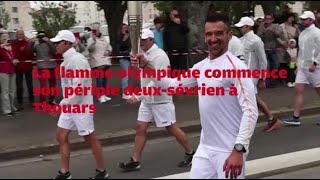 Vidéo Thouars La flamme olympique commence son périple deuxsévrien [upl. by Collie456]