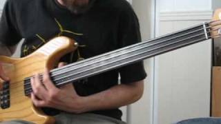 GampL L2000 FRETLESS BASS  Kevin Jones [upl. by Obelia504]