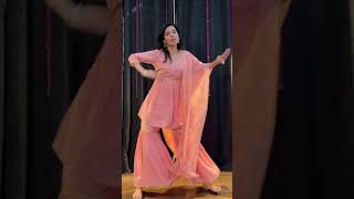 Easy Dance steps for NACHDE NE SAARE song Single Shot  Shipras Dance Class [upl. by Anilejna]