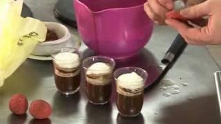 Comment faire un chocolat chaud original [upl. by Gladi]