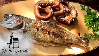 Steckerlfisch Grill  Improvisation  Die Frau am Grill  Grillkanal [upl. by Berriman135]