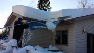 MinnSNOWta Roof Razor Roof Rake Review [upl. by Schoenburg]