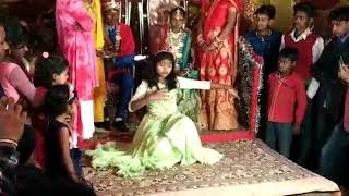 luricDivani me Divani sajan ki Divani full song stage dance 2019 adhuri kahani [upl. by Asserat]