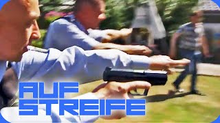 quotDie Waffe runterquot  Tötliche Gefahr im Garten  Auf Streife  SAT1 [upl. by Malilliw507]