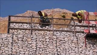 Gabions wall construction  Leiria  Construção muro em gabiões [upl. by Lekkim68]