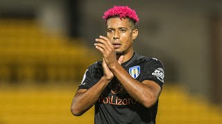 LYLE TAYLOR GOES PINK FOR OCTOBER  Us Striker Supporting Cancer Research UK [upl. by Sisak]