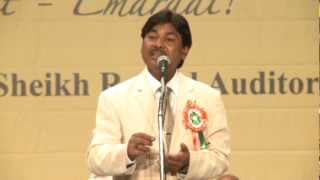 Tahir Farazs Mesmerizing Bahut Khubsurat Ho Tum Performance  Dubai Mushaira 2012  Urdu Poetry [upl. by Koziel]