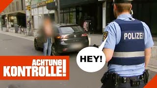 quotHEYquot 🤨 Fahrerin flieht vor POLIZEIKONTROLLE 22 Kabel Eins  Achtung Kontrolle [upl. by Astrid]