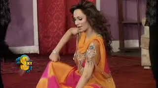 ve gujra ve deedar new mujra 2018 pakistani stage mujra full hd [upl. by Anauqahs]