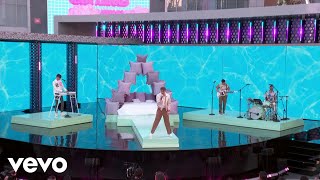 Glass Animals  Glass Animals – Heat Waves Live on The 2021 Billboard Music Awards [upl. by Niai]