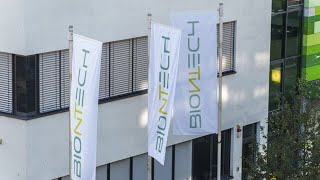 CoronaImpfstoff USUni verklagt Biontech wegen Lizenzgebühren [upl. by Enelegna175]