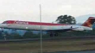 Avianca MD83 N632CT landing SKRG [upl. by Llenroc]