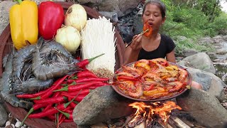 Cooking Shrimp Curry Spicy with Bell peppers for Food  Survival skills Anywhere Ep 87 [upl. by Hodess]