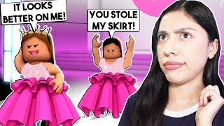 MY SISTER COPIED MY OUTFIT amp WON  Roblox Roleplay  Fashion Famous [upl. by Paulie]