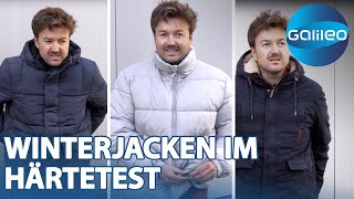 Winterjacken im Härtetest Daunen Polyester und Baumwolle im Vergleich  Galileo  ProSieben [upl. by Selene]