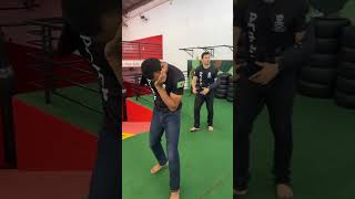 Defesa pessoal contra Lâminas  Expectativa vs Realidade  Krav Maga [upl. by Balmuth]