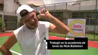 Frank Cuesta jugando al tenis [upl. by Amikehs]