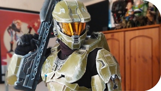 Halo MASTER CHIEF Spartan II Cosplay by David Armsby [upl. by Gen708]