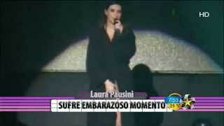 Laura Pausini enseñó de más durante concierto en Perú [upl. by Regnig]