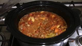 Russell Hobbs Family Sized Slow Cooker [upl. by Anaugahs]