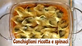 TUTTI A TAVOLA  Conchiglioni ripieni di ricotta e spinaci filanti [upl. by Keithley]