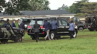 GEN MUSEVENI CONVOY VS GEN MUHOOZI CONVOY [upl. by Goulet]