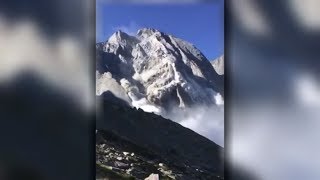 Gigantischer Bergsturz Kaum Hoffnung für Vermisste in Graubünden [upl. by Cecil199]