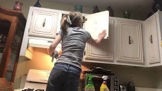 Cleaning Vlog 🧽🧼 Cleaning Kitchen Cabinets Part 1 [upl. by Handel60]